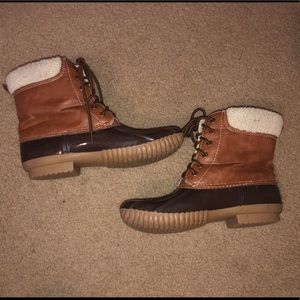 Look alike duck boots.